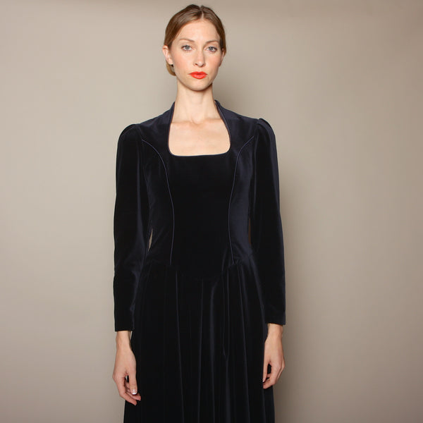 laura ashley black velvet dress Vintage Laura Ashley Black Velvet Dress Size USA 8 / UK 10 / EUR 36