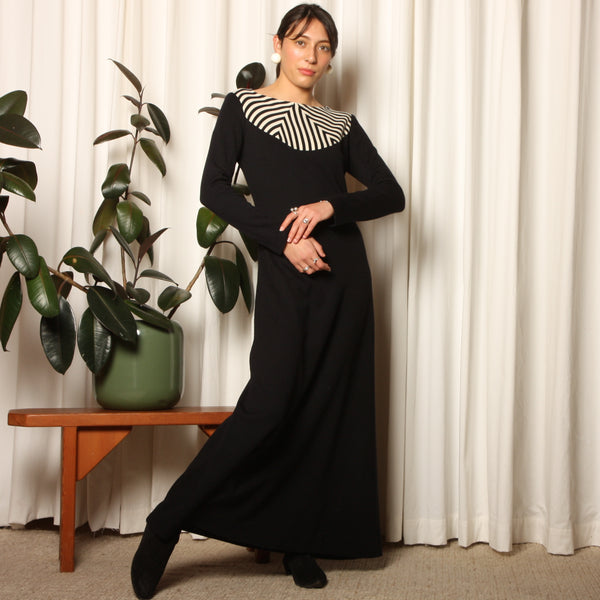 Vintage 70's Op-Art Stripes Long Sleeve Knit Dress Vintage 70's Op-Art Stripes Long Sleeve Knit Dress