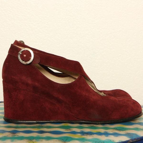 Vintage 70's Judy's Italy Garnet Suede Platform Wedges 9